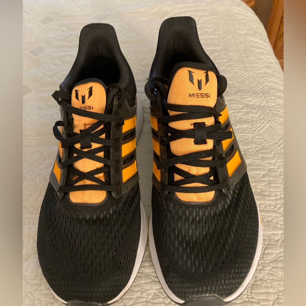 Adidas Messi Bounce Black/Solar Orange Running Shoe Sz 10.5 Bounce Cushioning